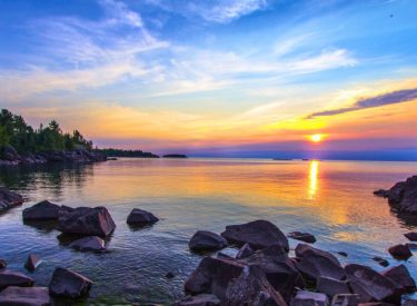 From Sunsets to Snowflakes Your Seasonal Guide to Duluth Getaways at Gitche Gumee